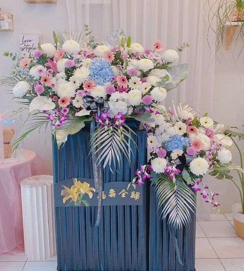 Premium Condolence Flower Stand 23