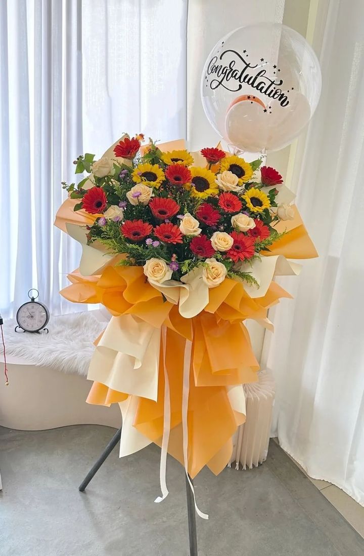 Opening Flower Stand 69