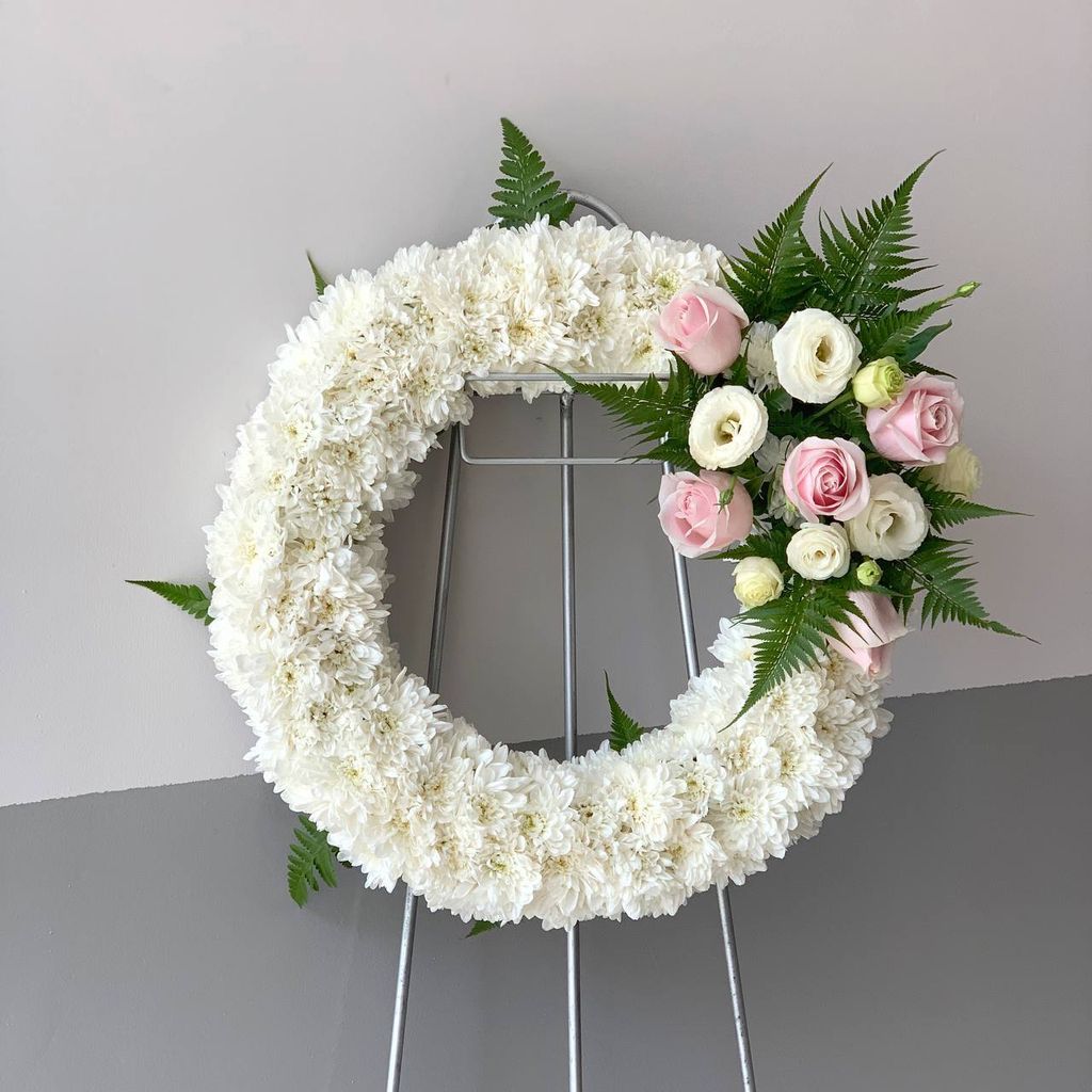 Remembrance Funeral Wreath (Pink Roses)