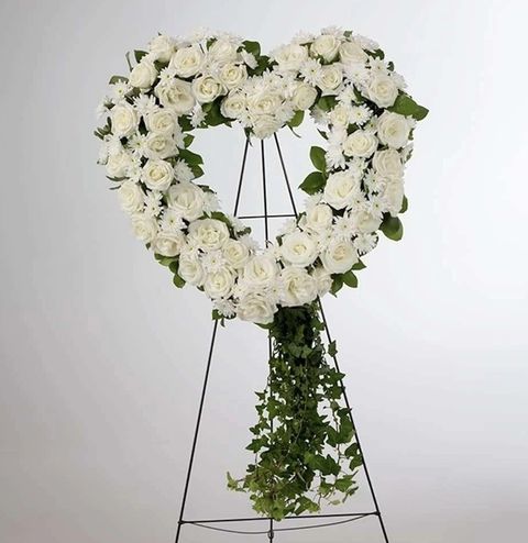 Love Shaped Wreath Flower Stand