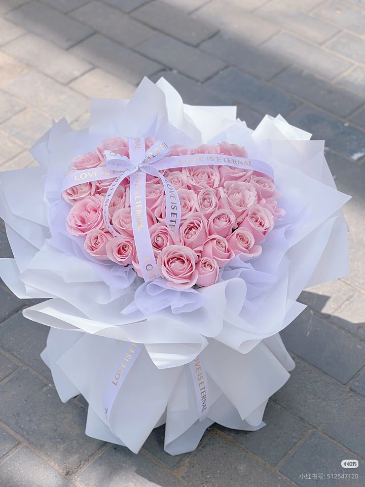Romance Pink Roses Bouquet （33 Roses）