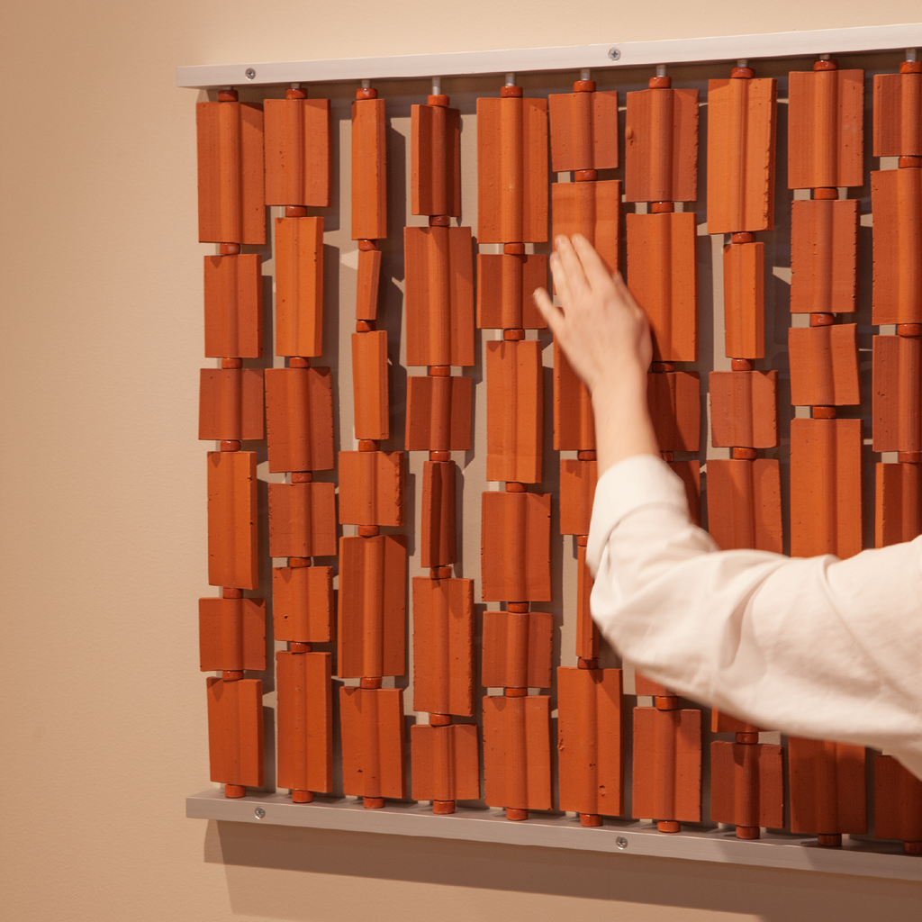 REVOLVE wall screen-03