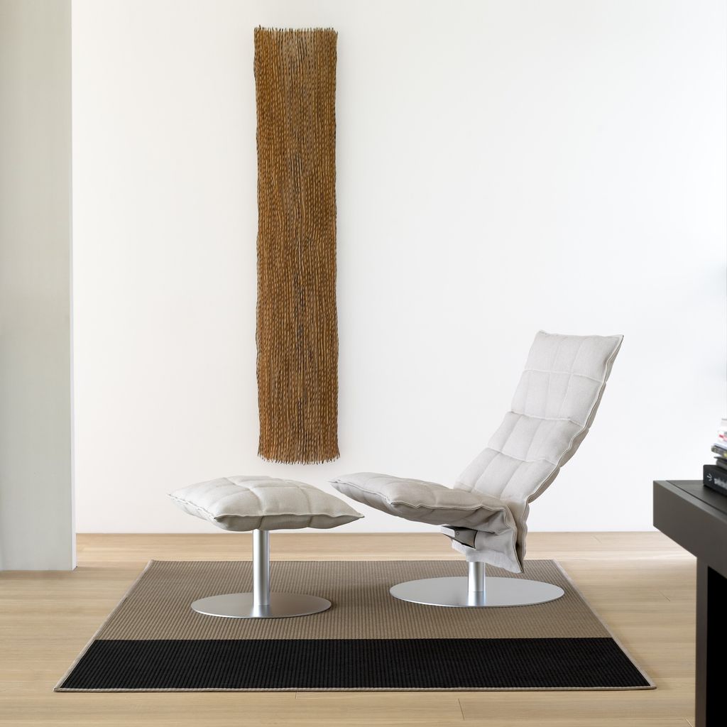 Beach 1283209_col. nutria-black_narrow edging_and backing_interior 2_woodnotes
