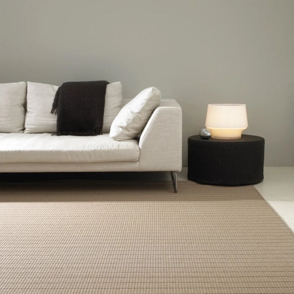 Line+12459_col.+natural-black_paper+yarn_interior+4_woodnotes