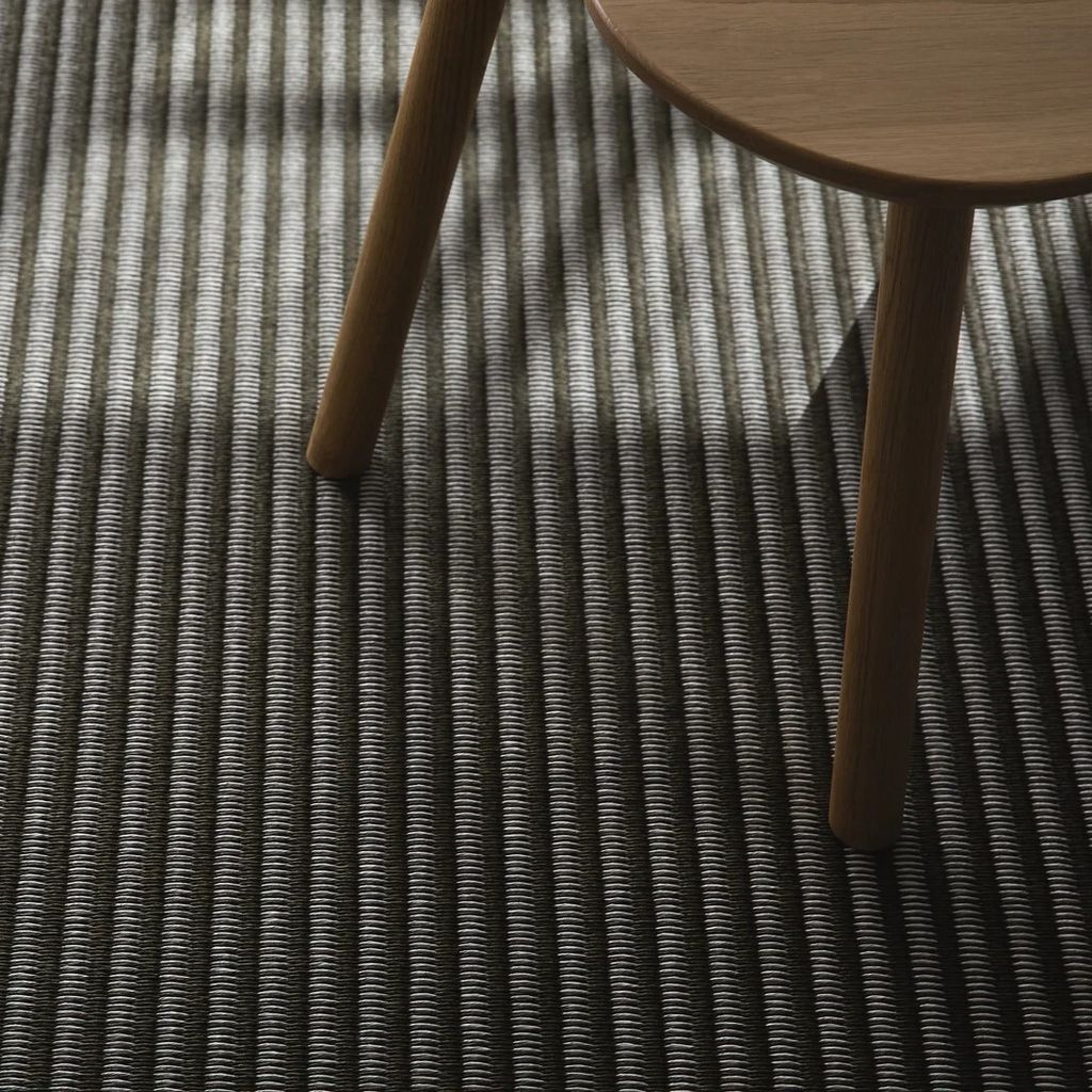 Railway+1162015_col.+onyx-stone_paper+yarn_interior+detail