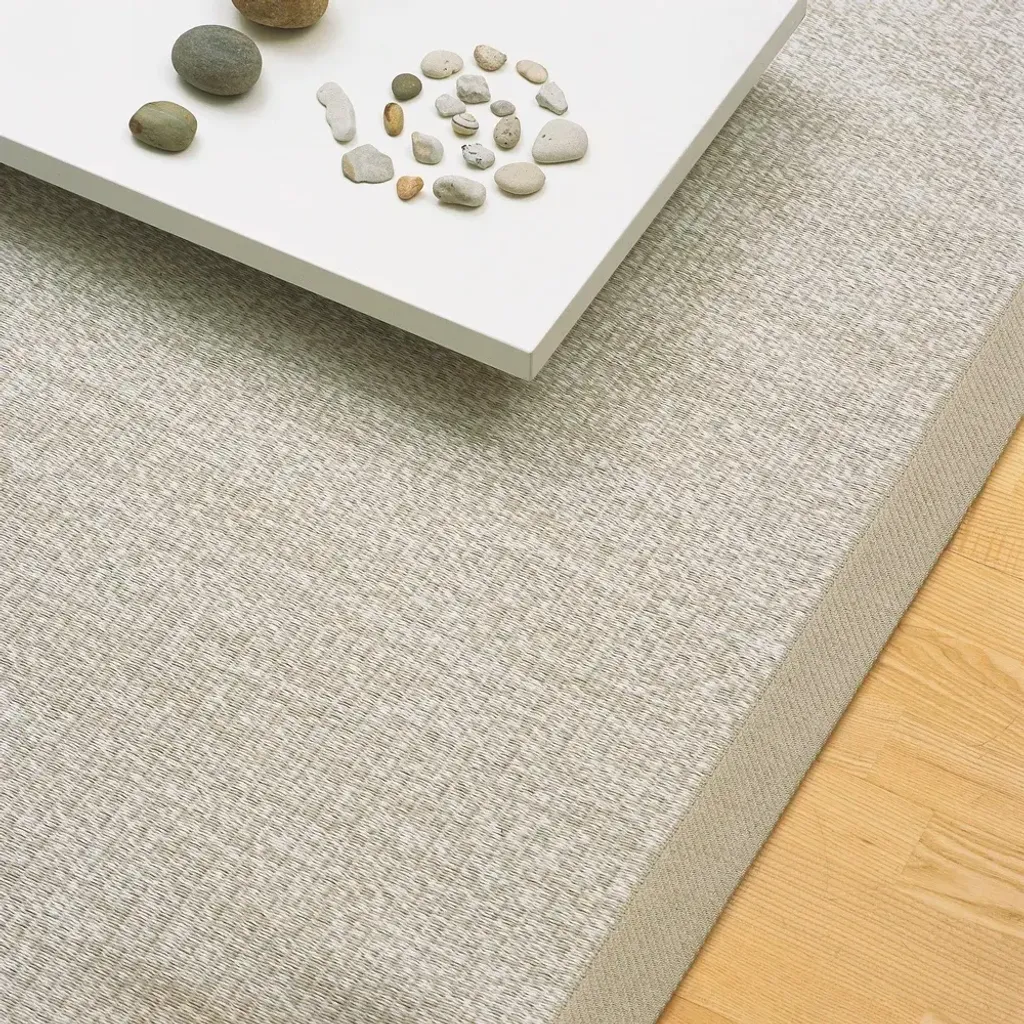 Living+130151_col.+stone-white_wide+edging_paper+yarn_interior_woodnotes
