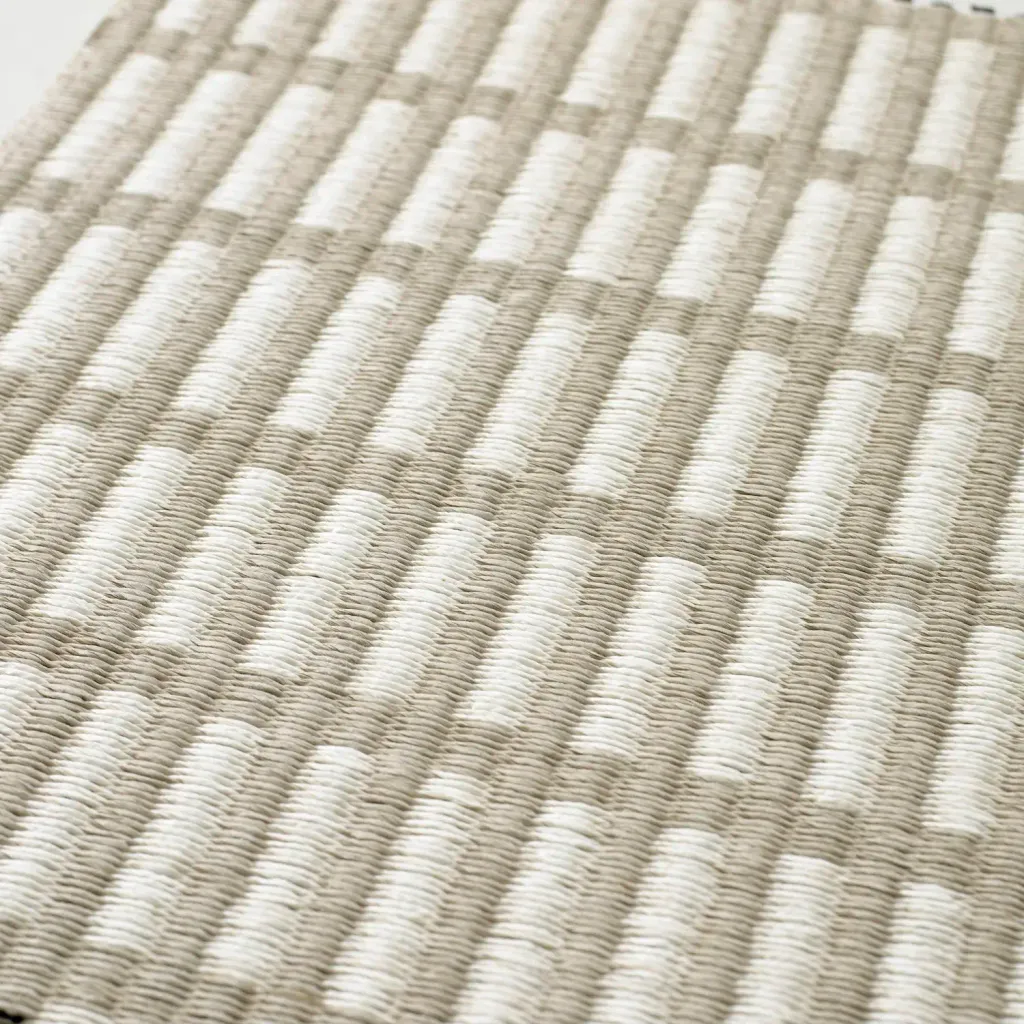 New+York+118151_col.+stone-white_paper+yarn_sewn+edges_detail_woodnotes