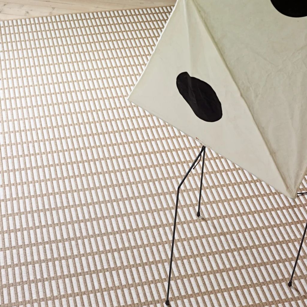 New+York+11851_col.+natural-white_narrow+cotton+edging_and+backing_paper+yarn_interior_woodnotes