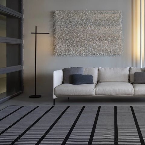 Cut+Stripe+115915_col.+black-stone_paper+yarn_interior