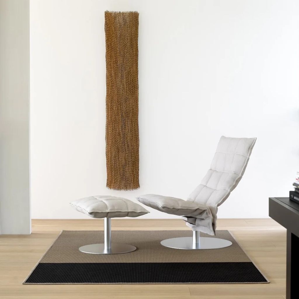 Beach+1283209_col.+nutria-black_narrow+edging_and+backing_interior+2_woodnotes