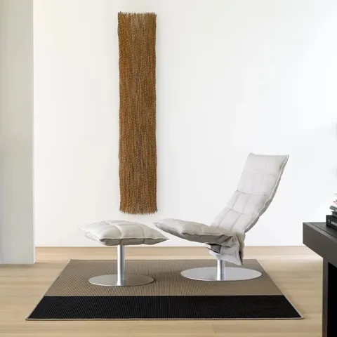 Beach+1283209_col.+nutria-black_narrow+edging_and+backing_interior+2_woodnotes