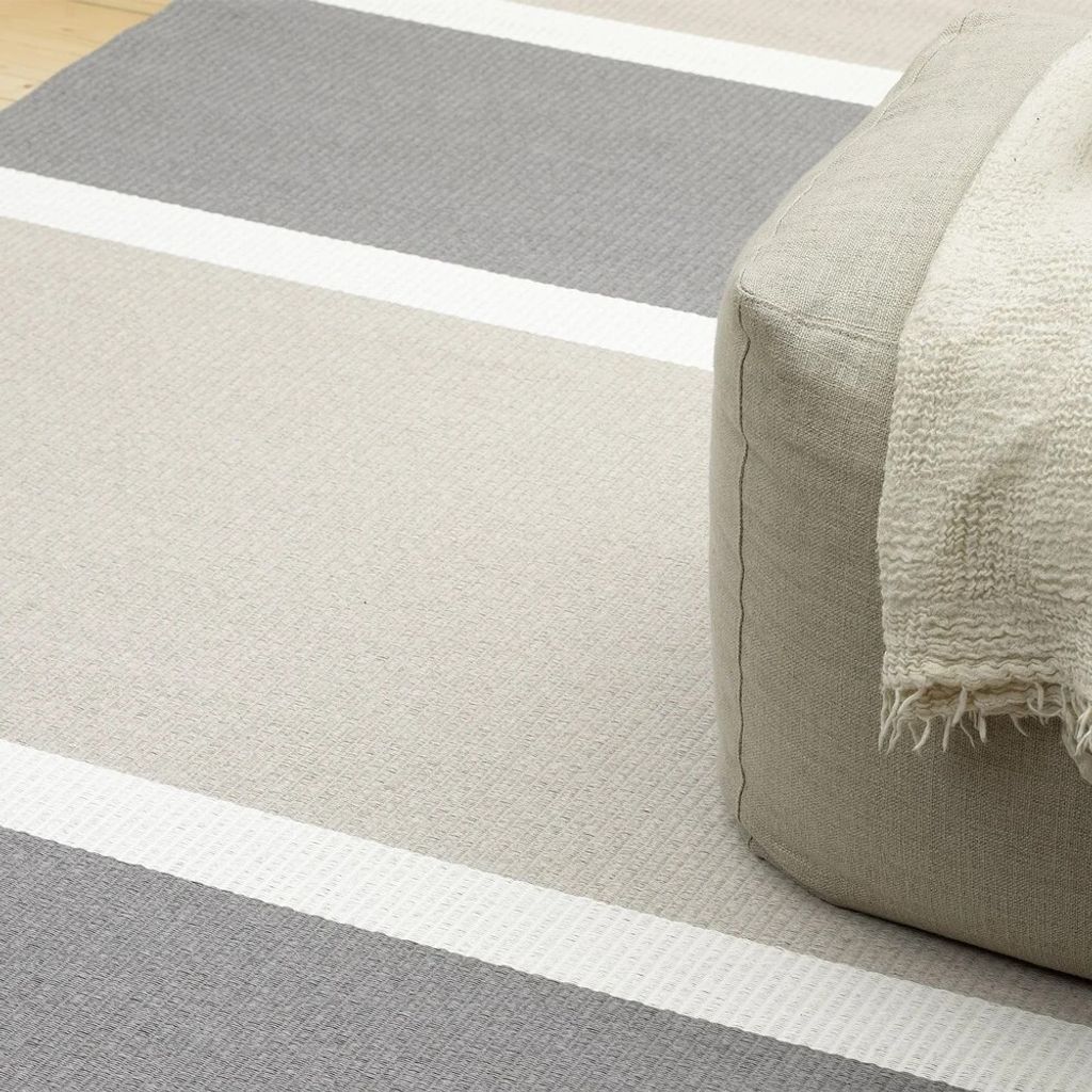 Bridge+1361530_col.+stone-light+grey_sewn+edges_interior_woodnotes+copy