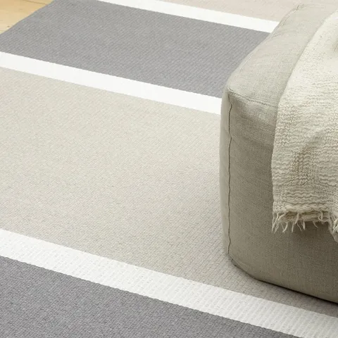 Bridge+1361530_col.+stone-light+grey_sewn+edges_interior_woodnotes+copy