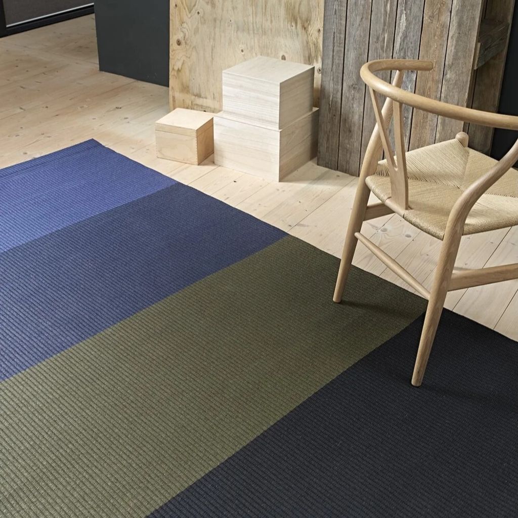 Fourways-1402009_col.+onyx-black_sewn+edges_paper+yarn_interior_woodnotes