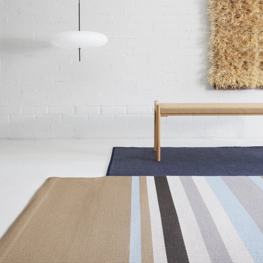 Paper+yarn+carpet_Horizon+1351943+antique-light+blue_top_In-Out+carpet+Ground+15320402_back_interior