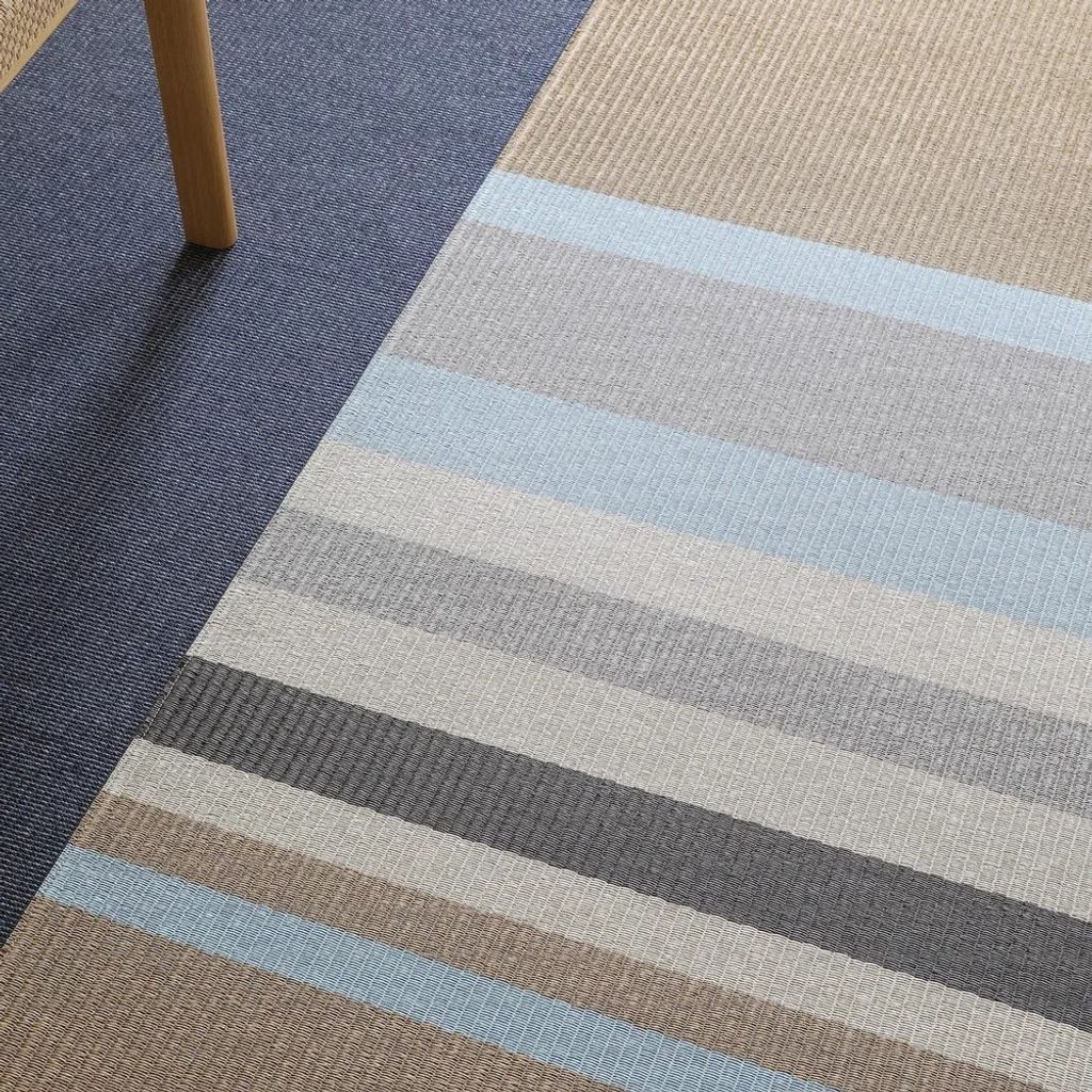 Paper+yarn+carpet_Horizon+1351943+antique-light+blue_top_detail_In-Out+carpet+Ground+15320402_under