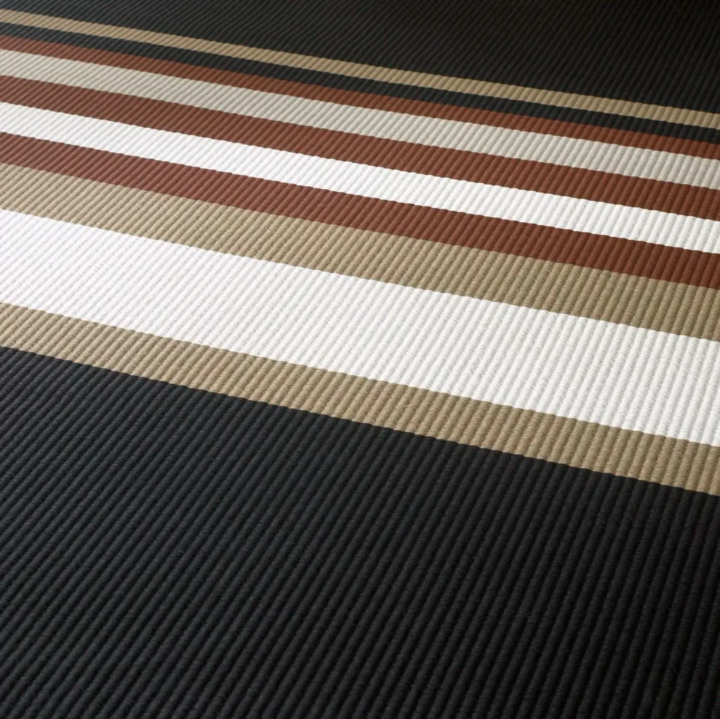 Horizon+1350900_col.+black-reddish+brown_paper+yarn_detail_woodnotes
