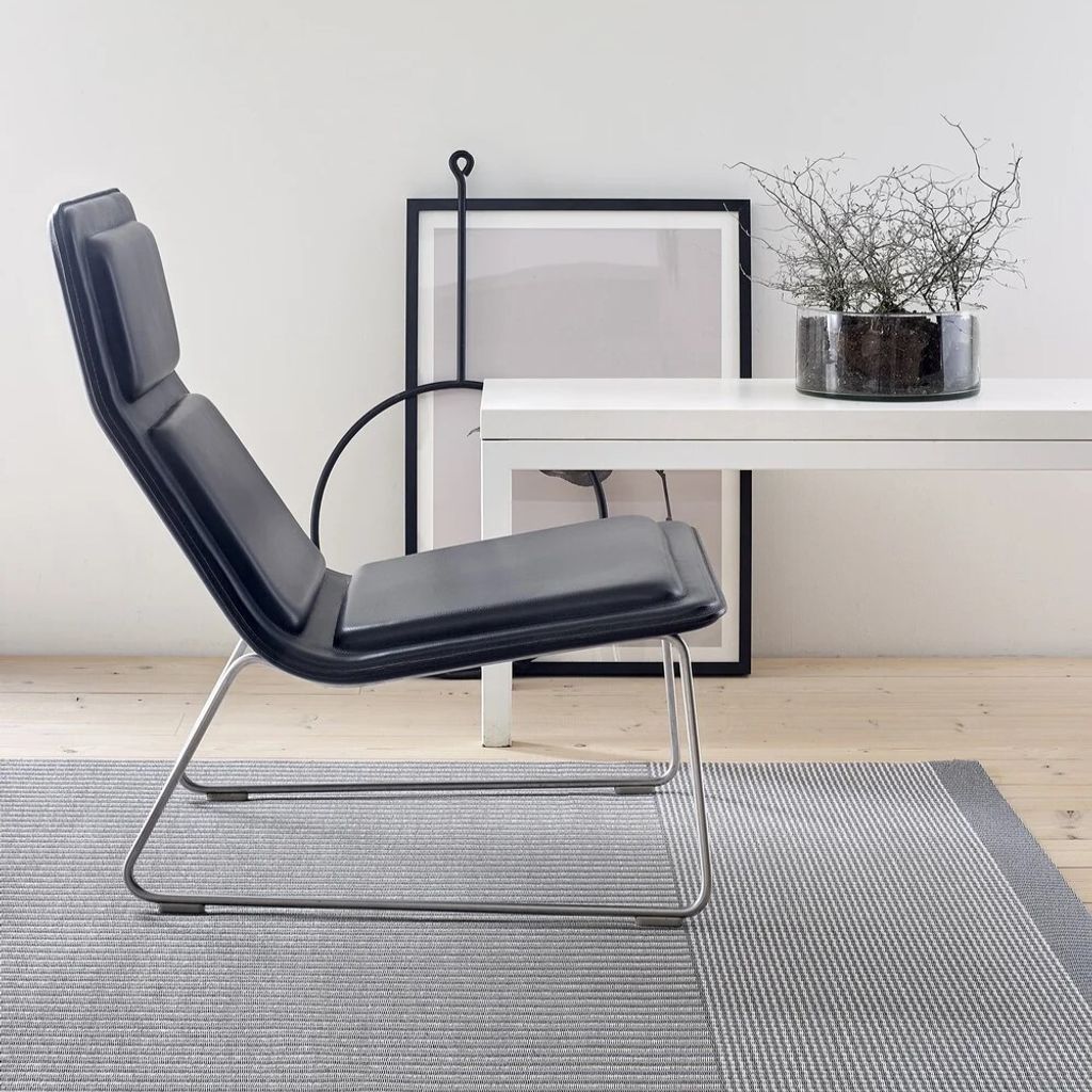 2+tones_+San+Francisco+1430215_col.+grey-stone_sewn+edges_paper+yarn+carpet_interior+1_woodnotes