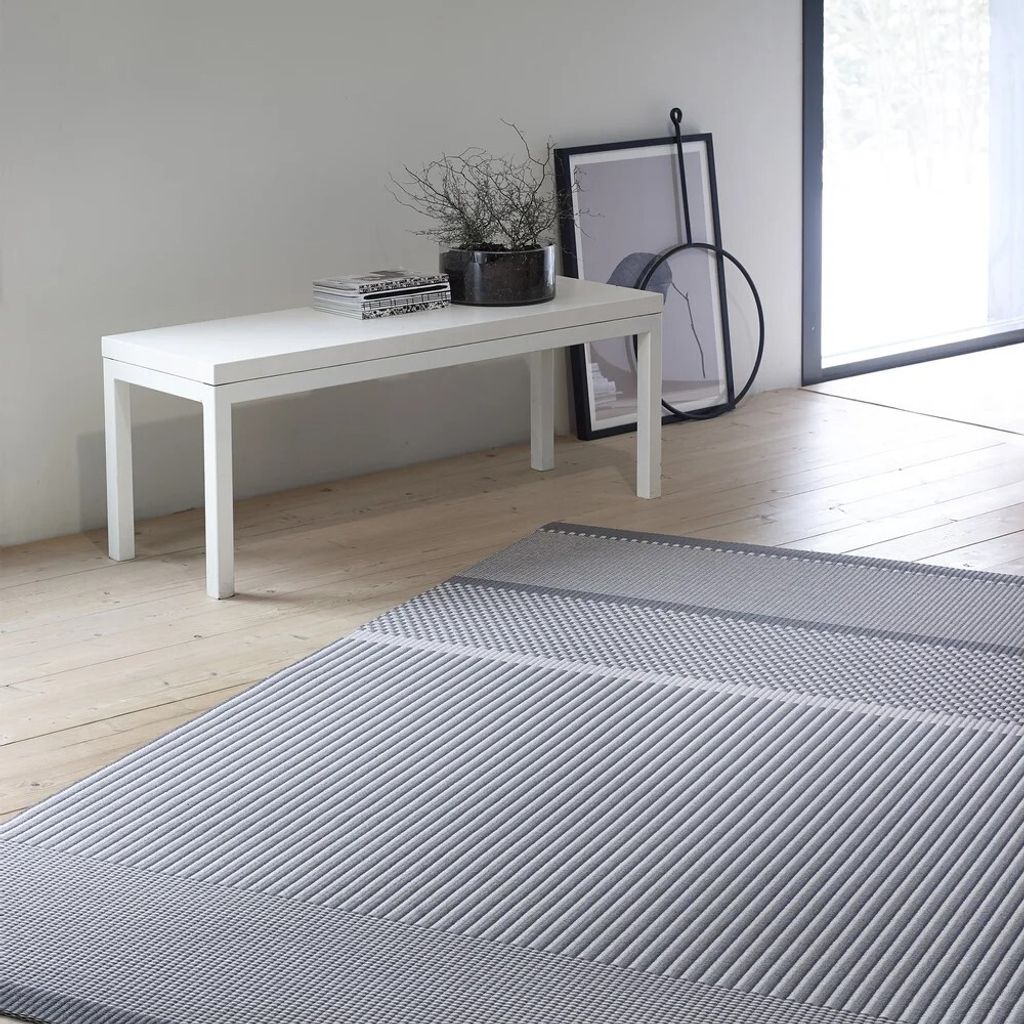 2+tones_+San+Francisco+1430215_col.+grey-stone_sewn+edges_paper+yarn+carpet_interior+2_woodnotes