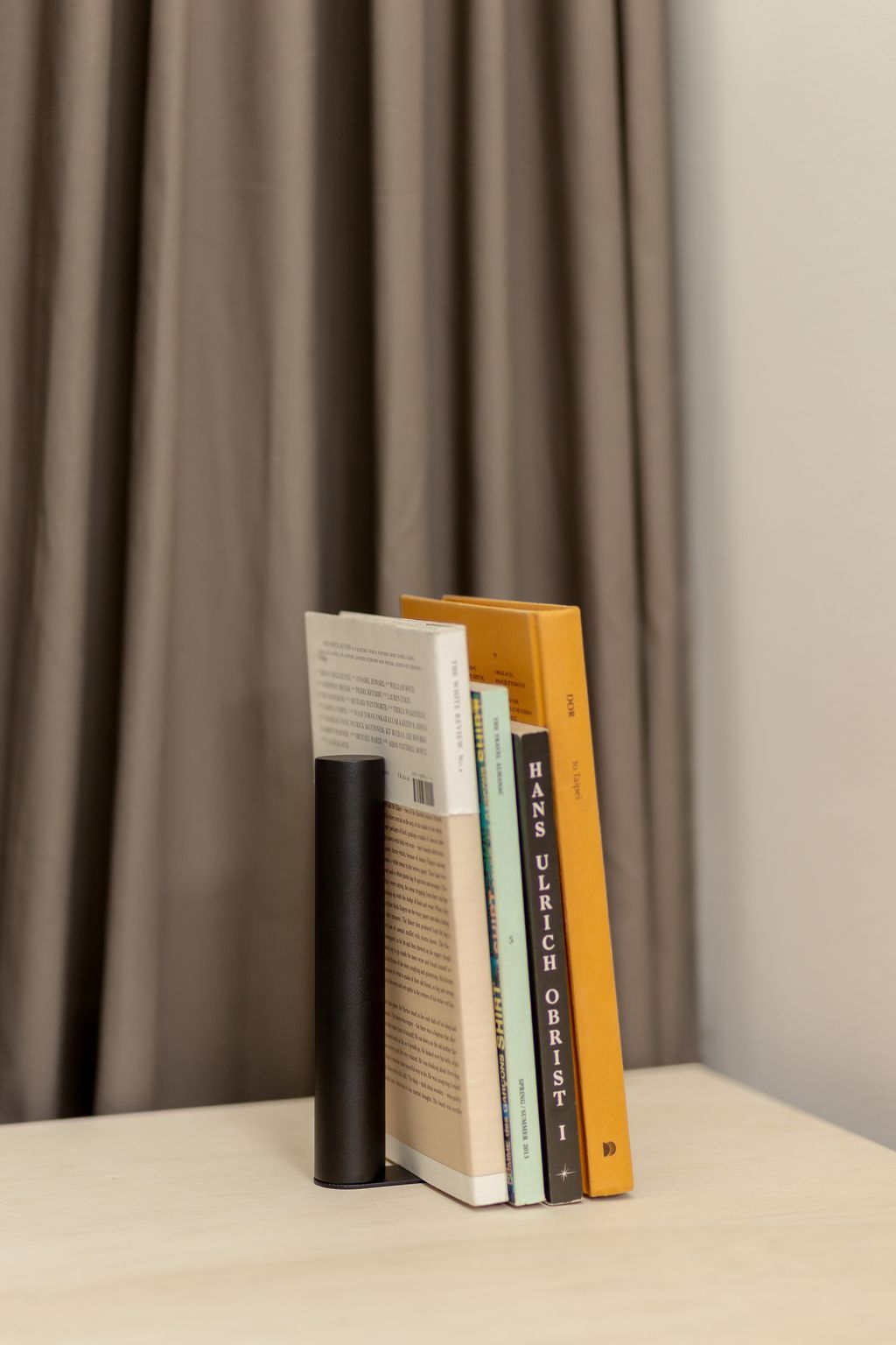 Slim+Bookend+©Esaila-6964