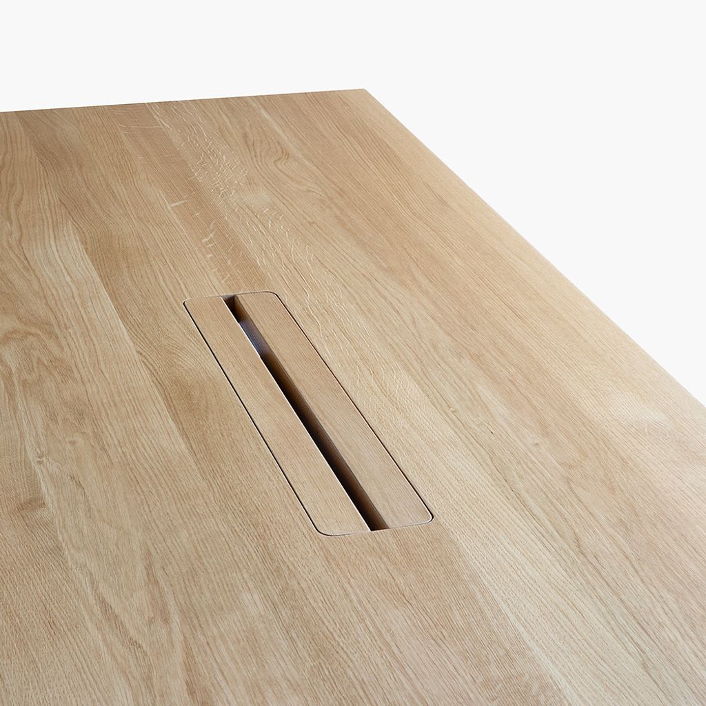 BASIC TABLE OUTLET-WIRE oak_detail1