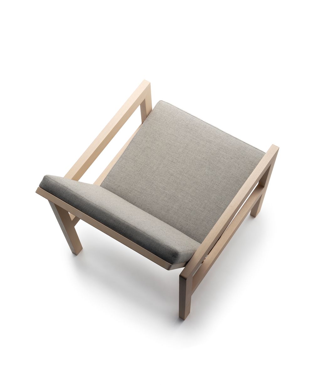 ARKITECTURE YKA1-B-F3 birch, wood oil mix, Kvadrat Molly fabric_above