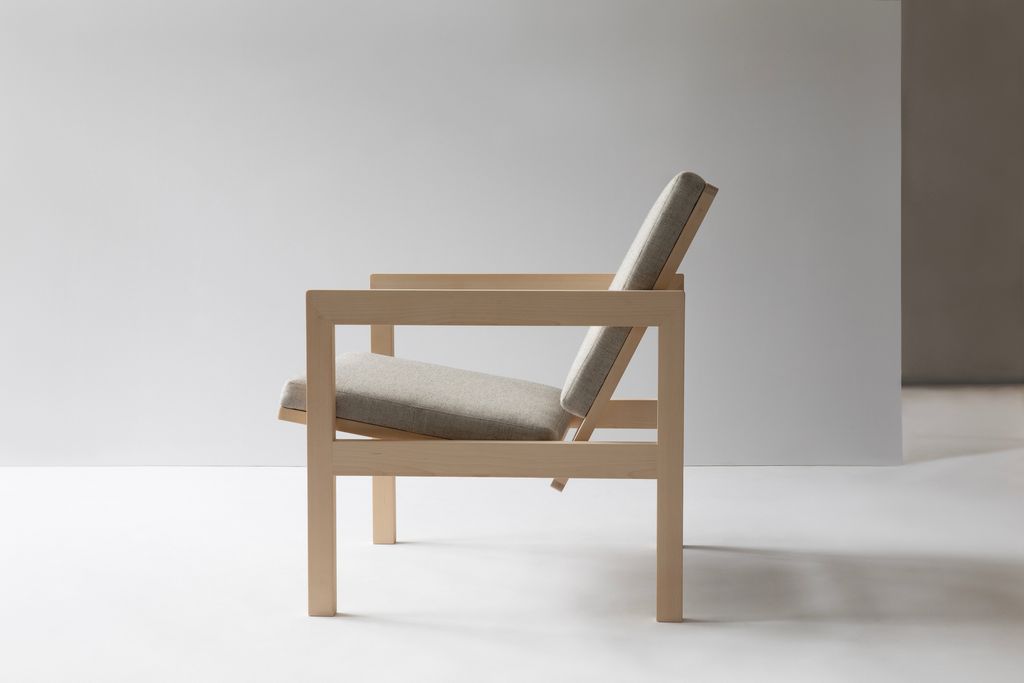 ARKITECTURE YKA1-B-F3 birch, wood oil mix, Kvadrat Molly fabric_space2