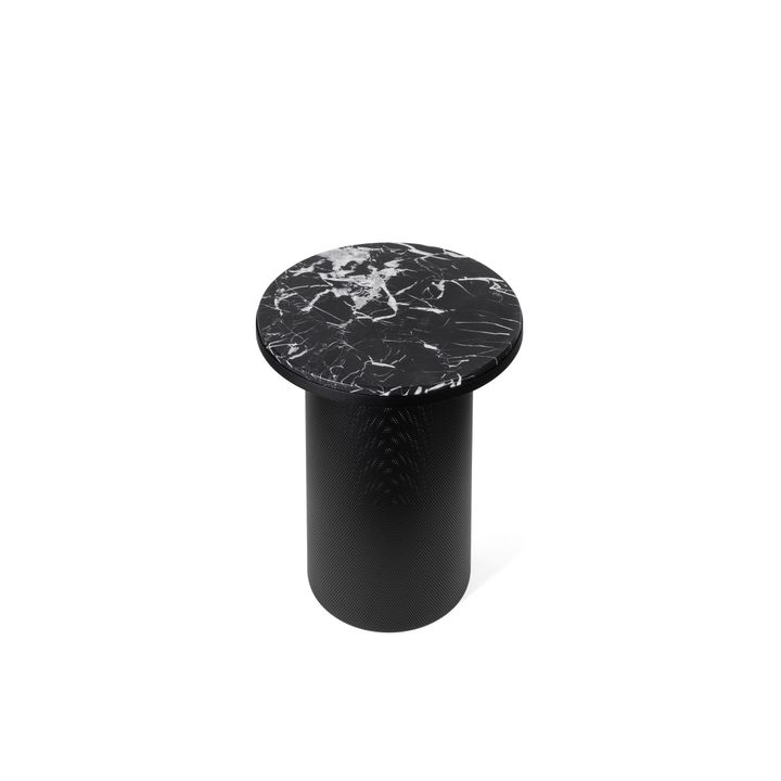 LR+-+Pedestal+Table+black+02+©Esaila