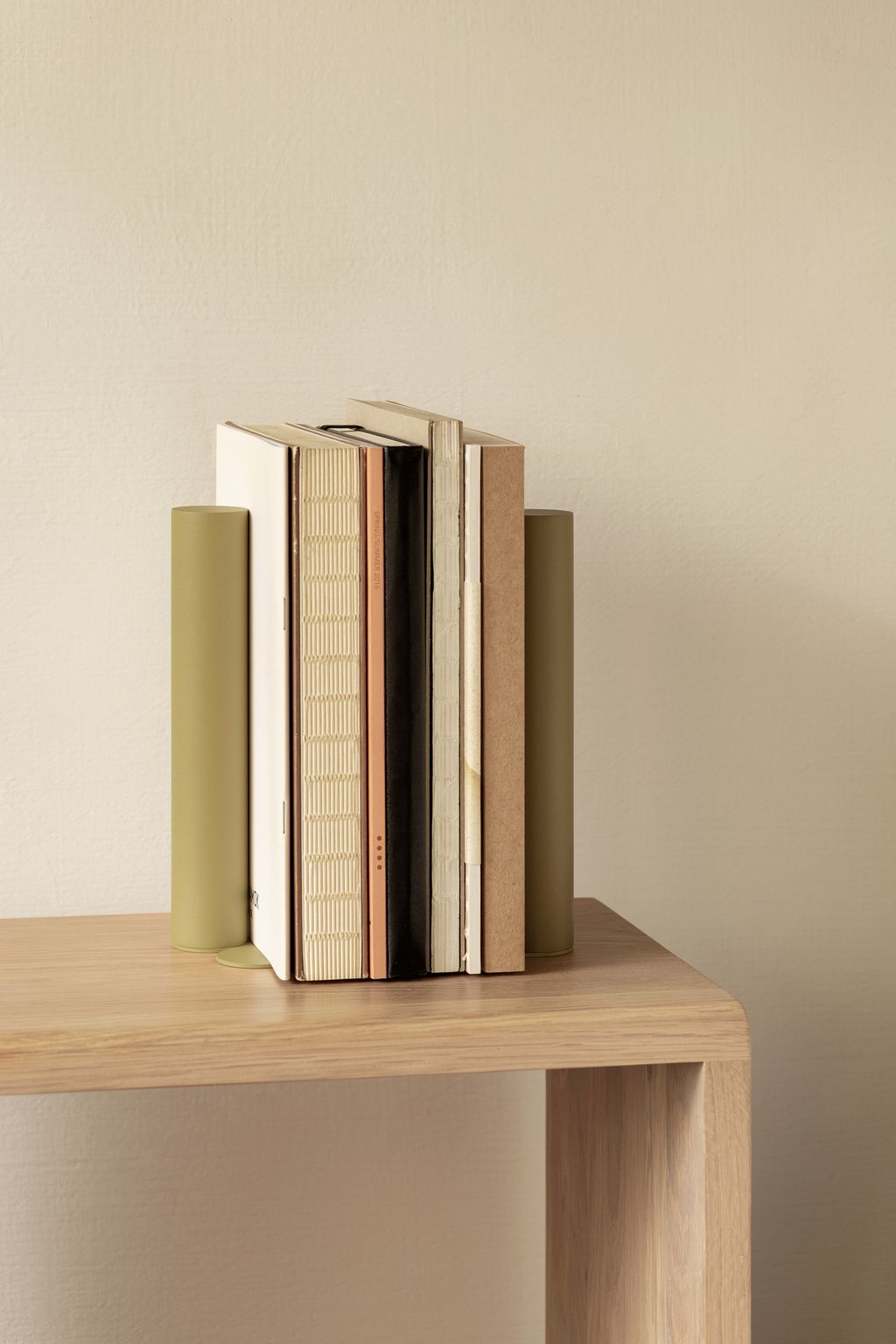 Slim+Bookend+©Esaila-9479.jpg