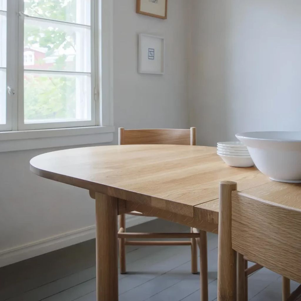nikari-jenni-roininen-basic-extendable-oak-wooden-dining-meeting-table-detail2-768x878