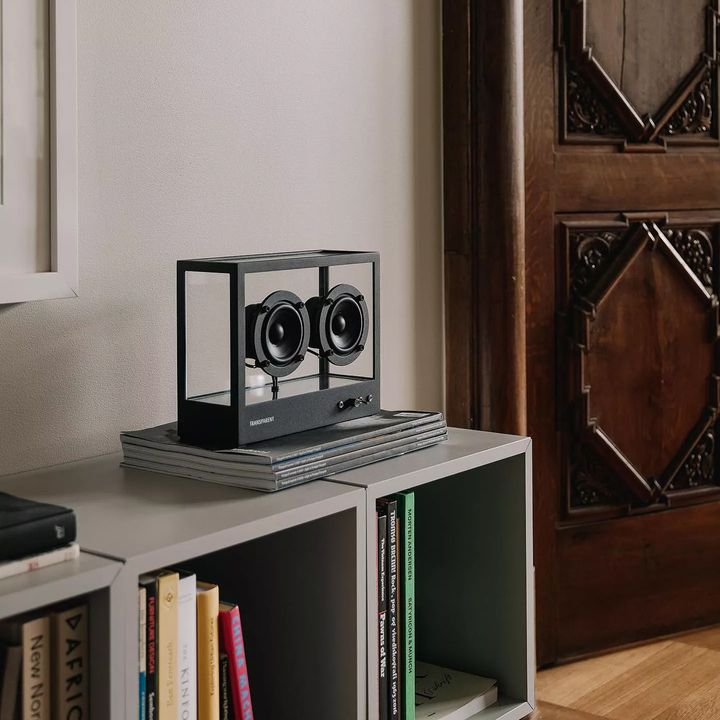 Small Transparent Speaker_B-Lifestyle