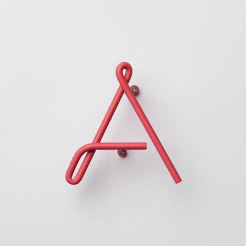 NAKNAK_wire_alphabet_ss_red_01_h