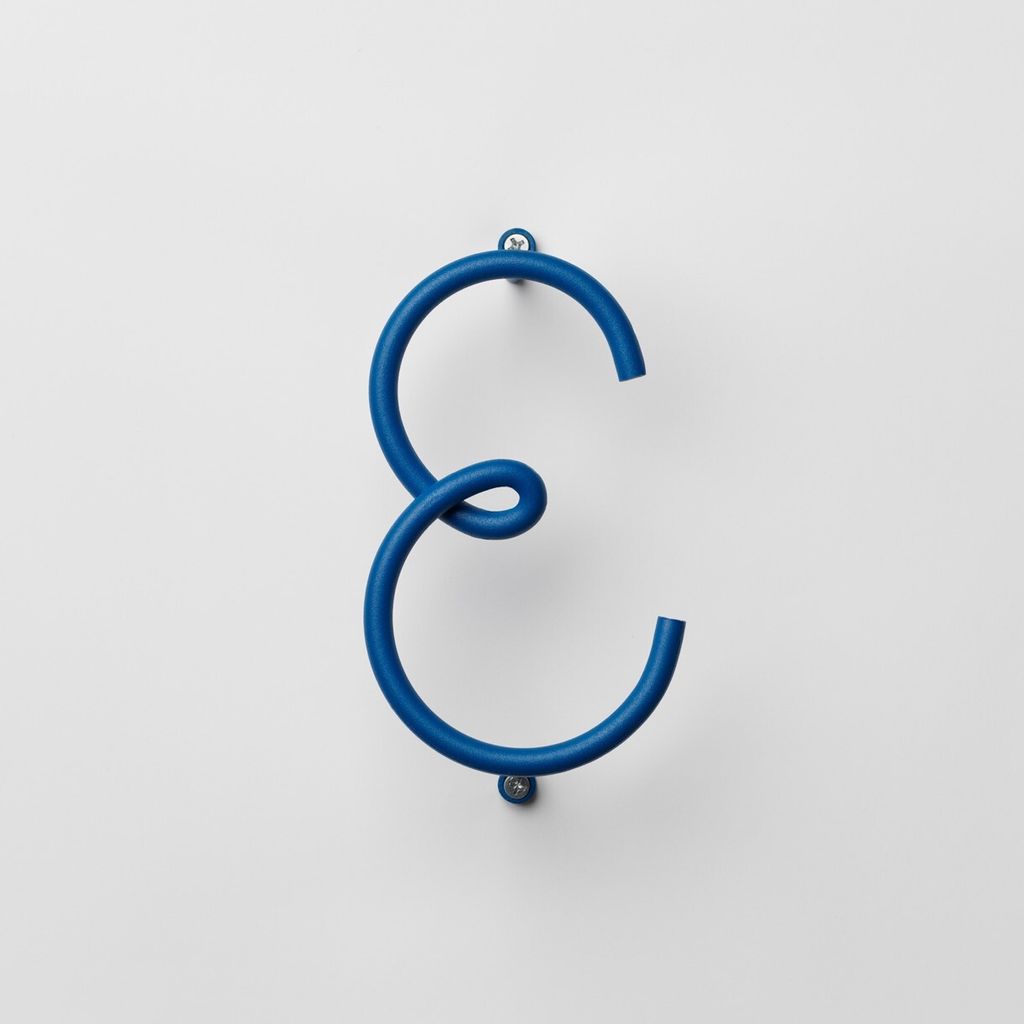 NAKNAK_wire_alphabet_ss_blue_05_h