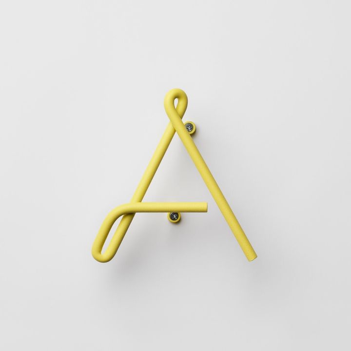 NAKNAK_wire_alphabet_ss_yellow_01_h