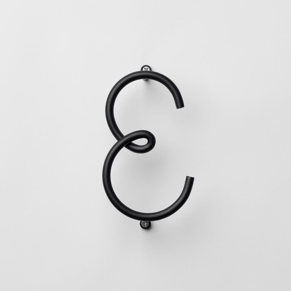NAKNAK_wire_alphabet_ss_black_05_h