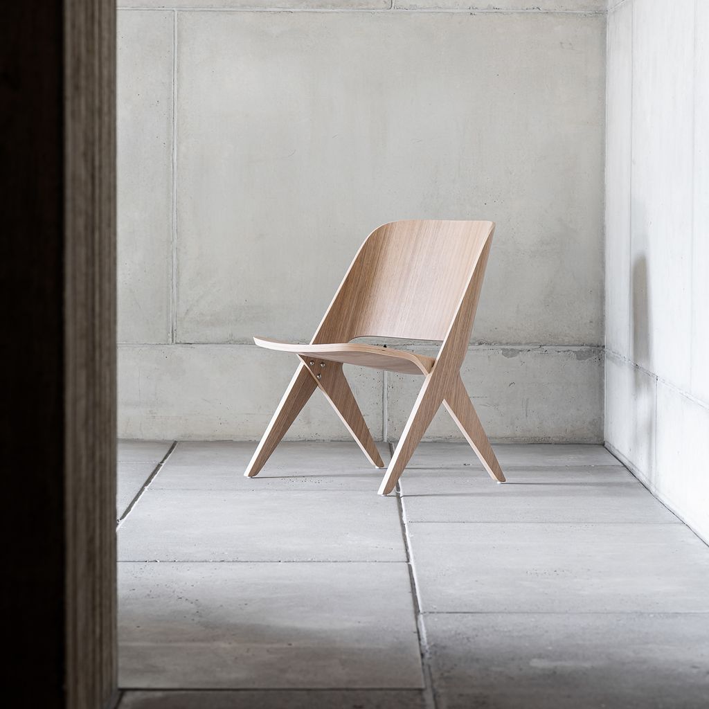 Poiat_Lavitta Lounge chair oak 2