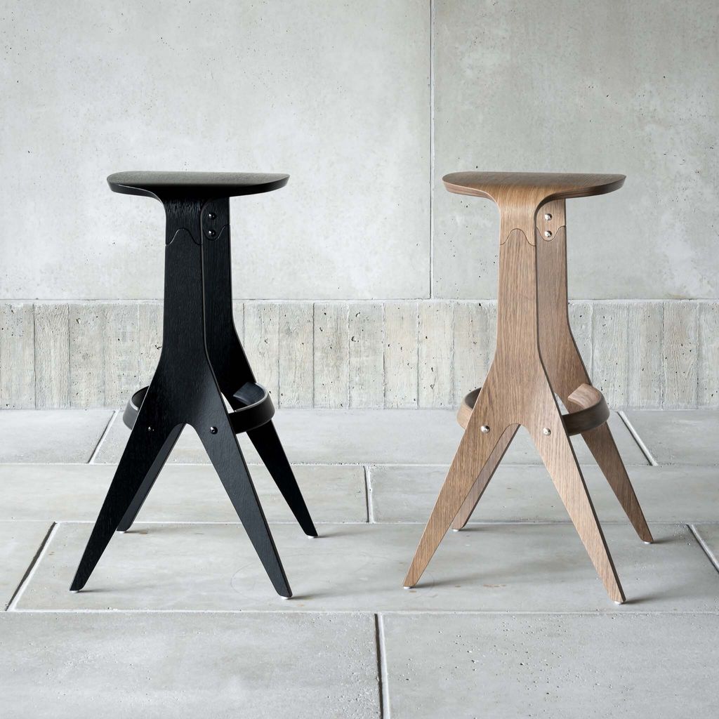 poiat-lavitta-bar-stool-black-and-dark-oak-1
