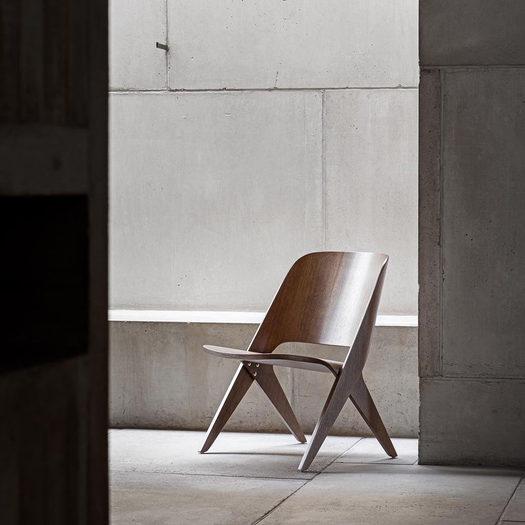poiat-lavitta-lounge-chair-dark-oak-3