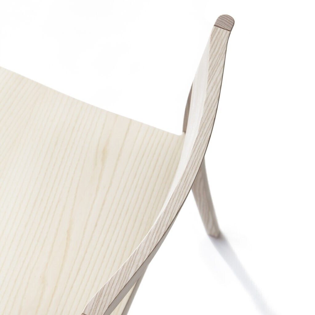 October-Light_ash_detail3-leikattu-1024x1488