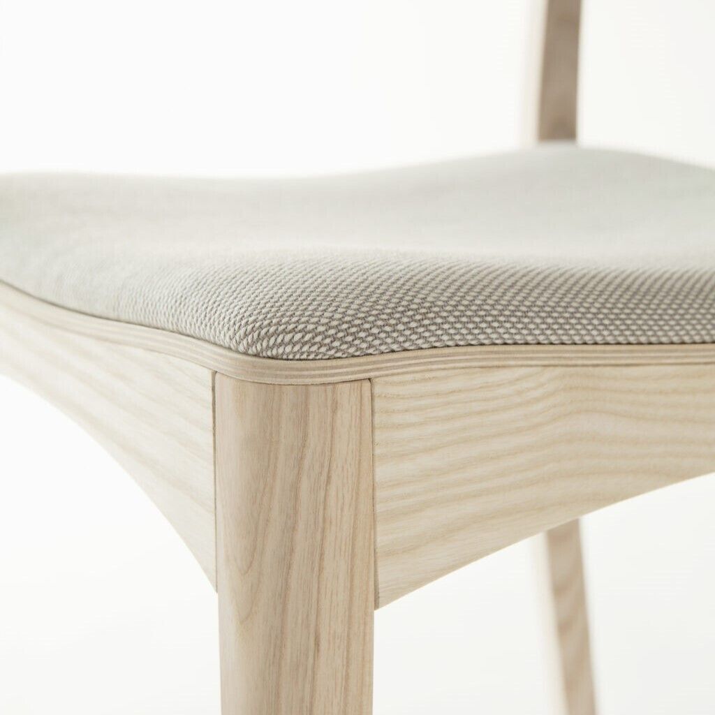 October-Light_ash_upholstery_detail-leikattu-1024x1311