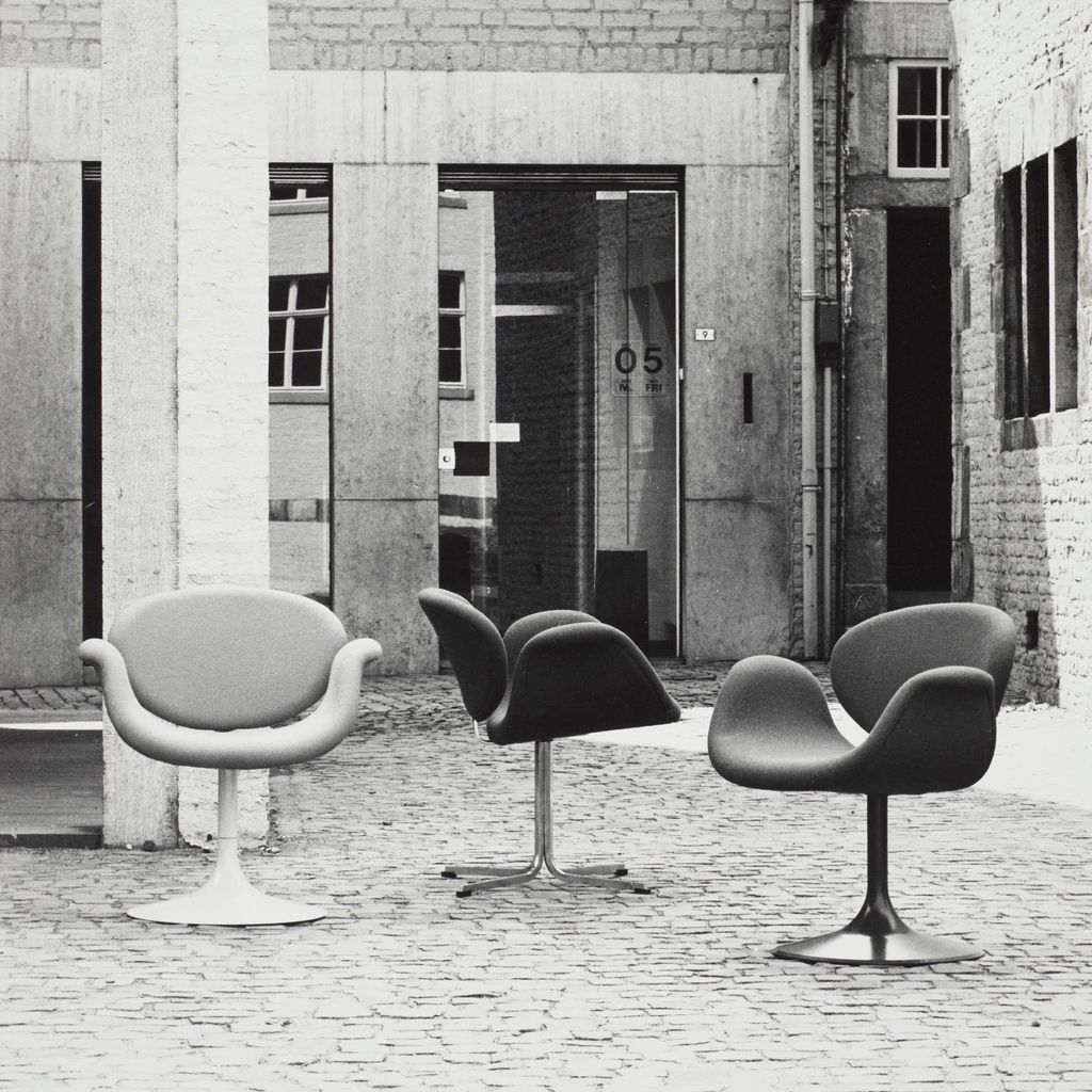 Artifort_LittleTulip_Archive_1A_HR_正