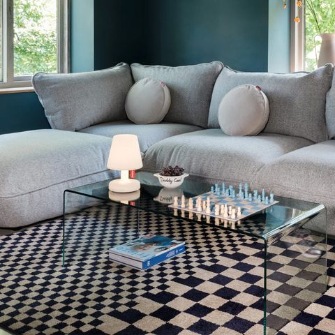 CARPET_PETIT_SQUARE_AFFAIR_Lifestyle_02_8719773078353_1080x