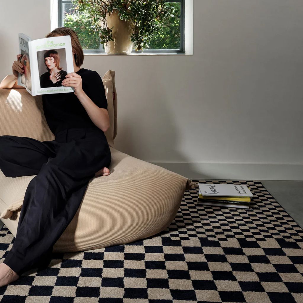 CARPET_PETIT_SQUARE_AFFAIR_Lifestyle_01_8719773078353_1080x