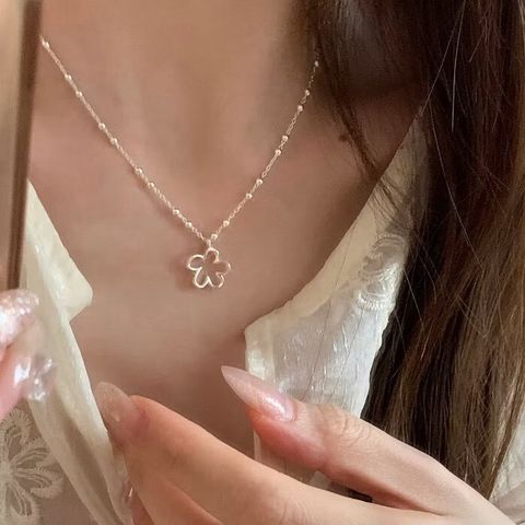 珍珠鏤空花朵項鏈