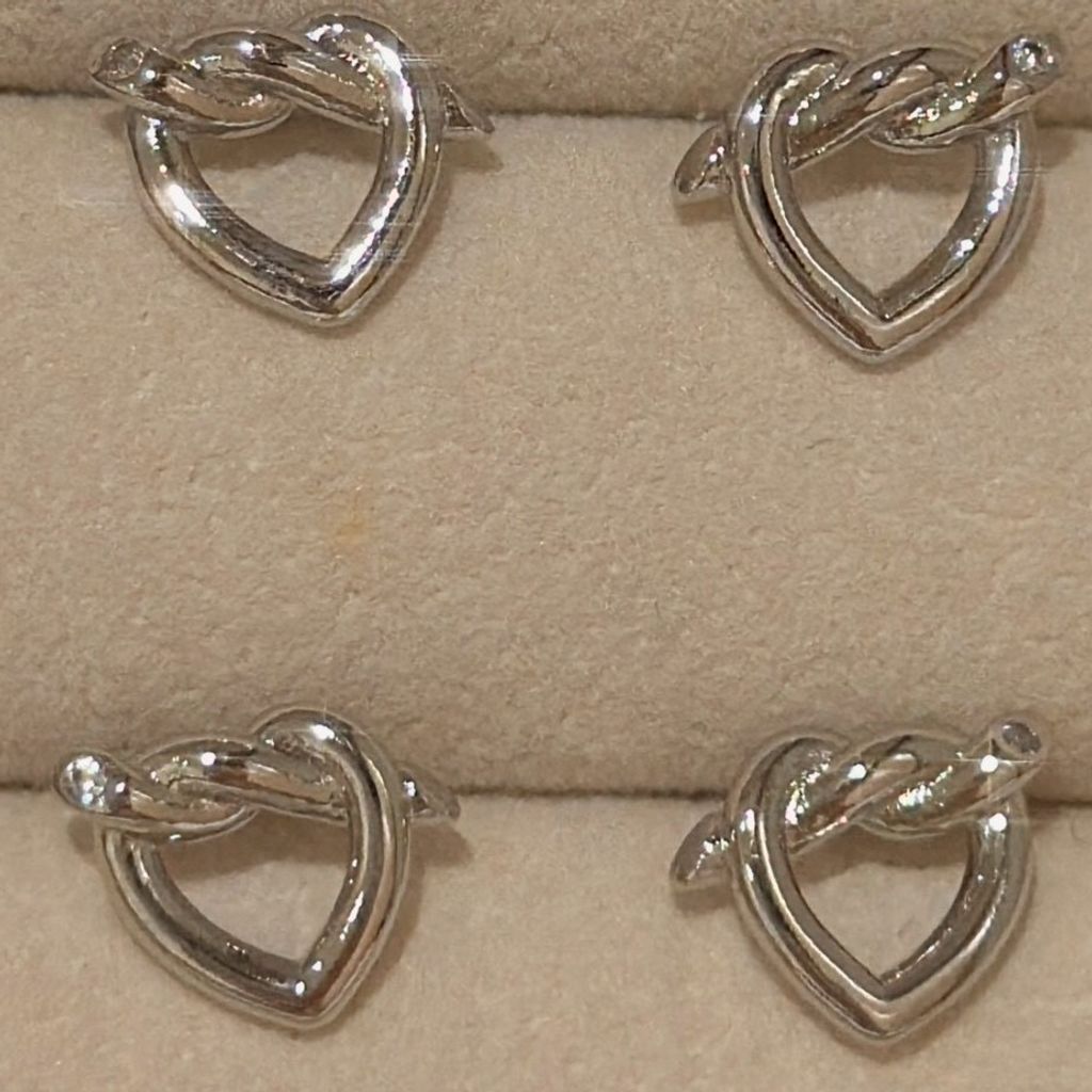 S901 糖霜結心純銀耳針 Bowknot Heart