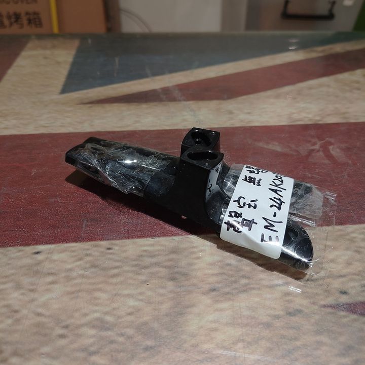 tw-11134207-820lc-mliy7l3zjo5f79