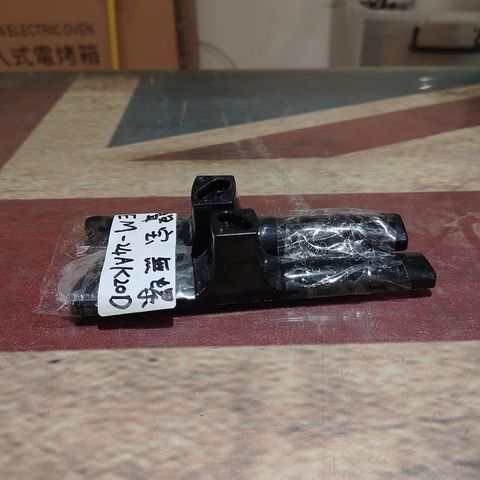 tw-11134207-820la-mliy7l3ksphe75