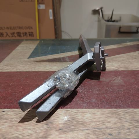 tw-11134207-820lg-mlixxiwbpm9t8f