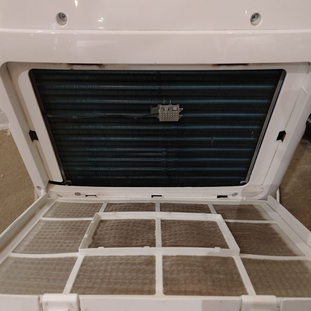 tw-11134207-820lg-mn2fj2tzkglfa2