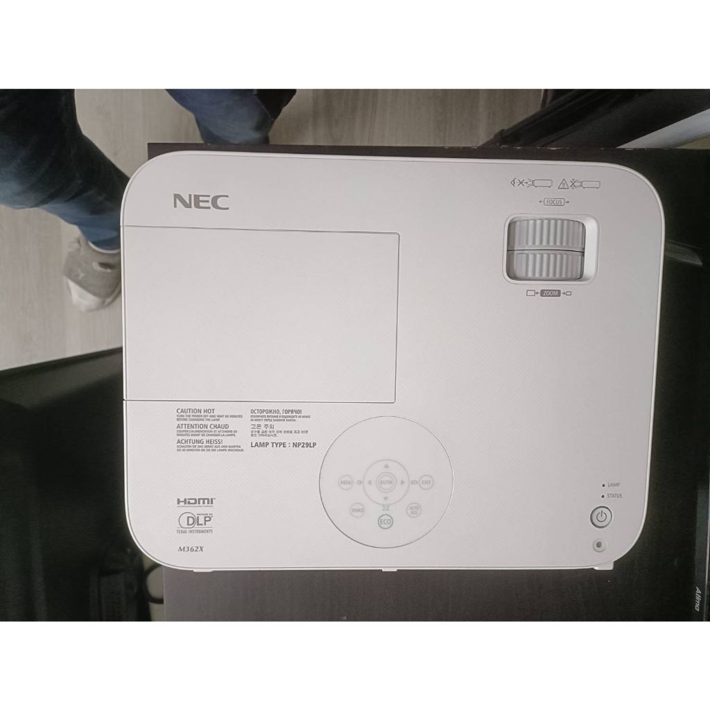 【實機俯瞰】（9成新）NEC恩益禧二手投影機NP-M362X－Wason華生家電